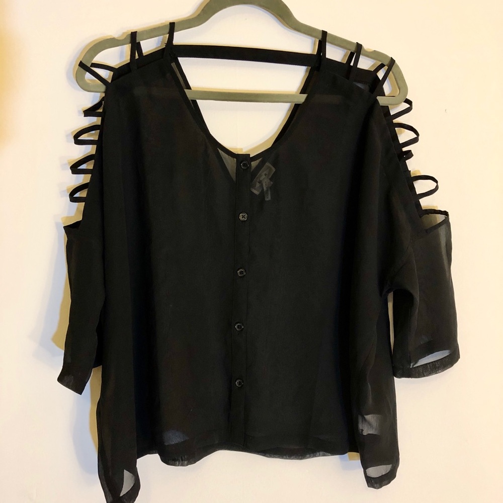 Sheer 3/4 length sleeve top!